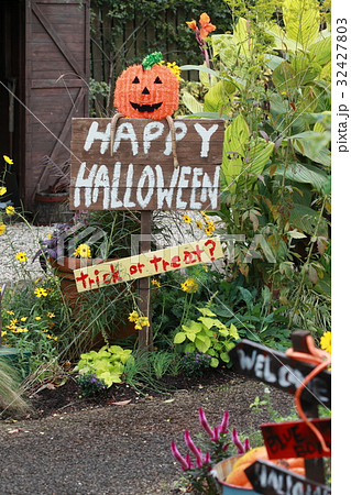 ハロウィンの飾り付け ハロウィンの飾り付け 32427803