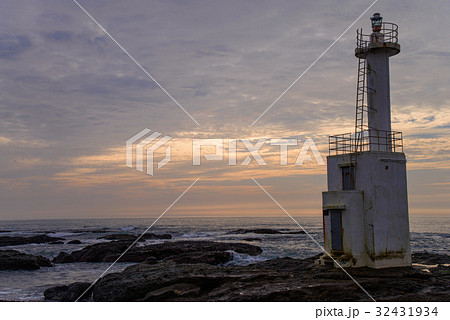 【茨城県】早朝の大洗海岸、磯浜灯柱 32431934