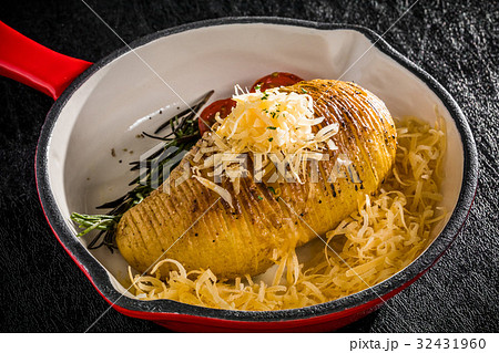 スウェーデン風ベイクドポテト Swedish style baked potato スウェーデン風ベイクドポテト Swedish style baked potato 32431960