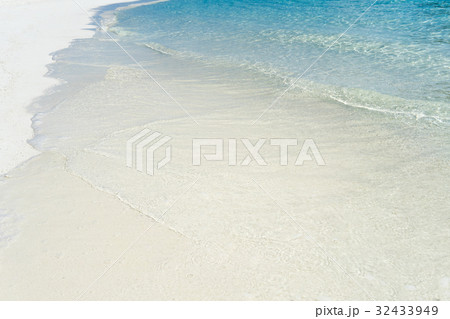 beach with transparent blue water beach with transparent blue water 32433949
