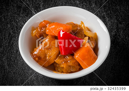 酢豚　sweet‐and‐sour pork Chinese food 32435399