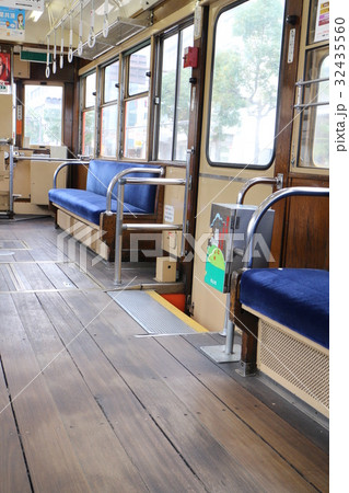 レトロな路面電車 32435560