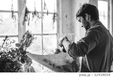 Florist Making Fresh Flowers Bouquet Arrangement 32439059