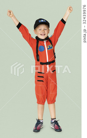 Little boy with astronaut dream job smiling 32439976