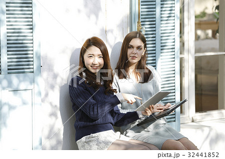 国外女人dd_曾华倩主演的电视剧_闫芳太极推手_2011动漫元宵晚会