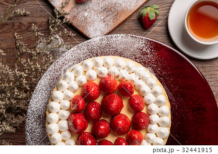 top view on strawberry cheesecake top view on strawberry cheesecake 32441915