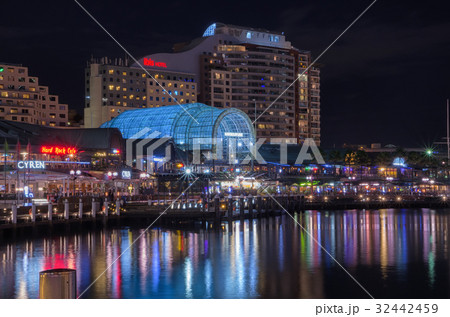 【シドニー夜景】　シドニー　ダーリングハーバー　ハーバープラザショッピングセンター 32442459
