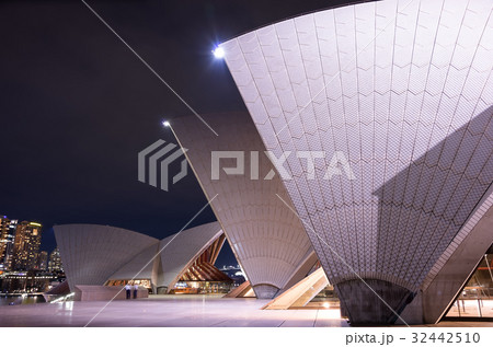 【シドニー夜景】　オペラ・ハウス　オペラハウス 32442510