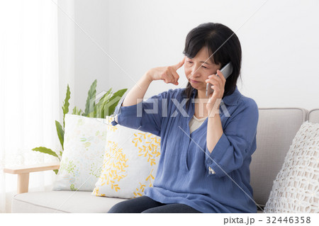 ミドル女性 32446358