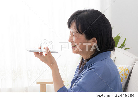 ミドル女性 32446984