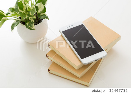 スマホと本 スマホと本 32447752