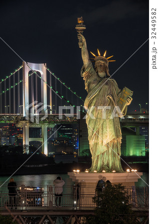 【東京夜景】 レインボーブリッジ 自由の女神 お台場 【東京夜景】 レインボーブリッジ 自由の女神 お台場 32449582
