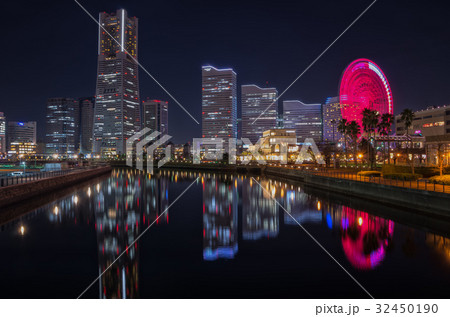 【横浜夜景】　みなとみらい　コスモクロック　万国橋 32450190