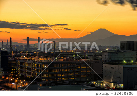 【川崎夜景】　川崎マリエン　工場夜景　富士山 32450306