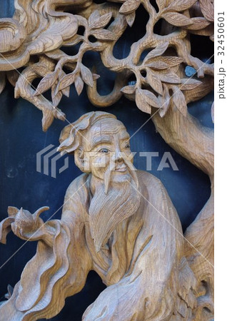 信州　松本の文化財　須々岐水神社の祭りの舞台　薄町町の舞台の彫刻　立川流彫刻の舞台（山車）は長野県宝 32450601