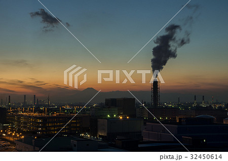 【川崎夕景】 川崎マリエン 工場地帯 富士山 【川崎夕景】 川崎マリエン 工場地帯 富士山 32450614