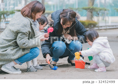 play at the park 1 year old play at the park 1 year old 32452499
