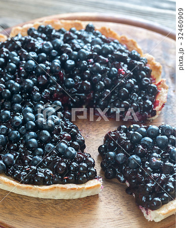 Blueberry tart 32460909