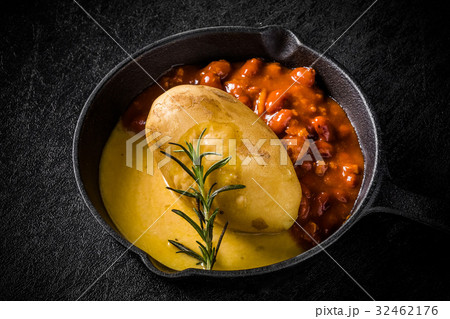 ベイクドポテト　baked potato 32462176