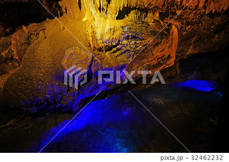 質志鐘乳洞　地底湖 32462232