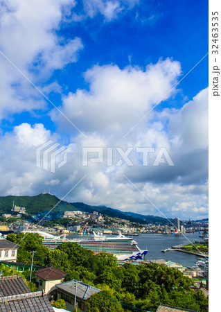 鍋冠山　麓　長崎港と客船の風景 32463535