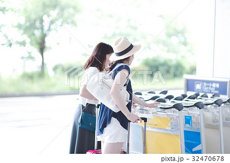 女子旅 空港 女子旅 空港 32470678