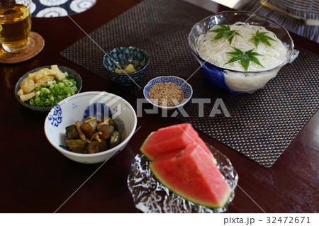 スイカと胡瓜の漬物と素麺と薬味 32472671