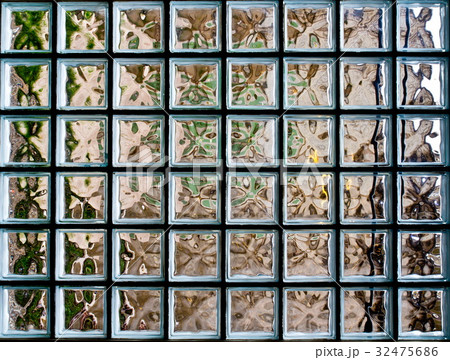 Pattern of clear white Glass block wall Pattern of clear white Glass block wall 32475686