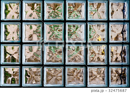 Pattern of clear white Glass block wall Pattern of clear white Glass block wall 32475687
