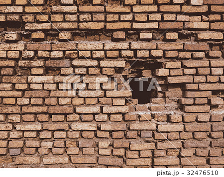 Vintage old style brick wall pattern texture. 32476510