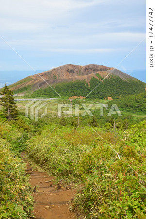 登山道から見る吾妻小富士 32477742