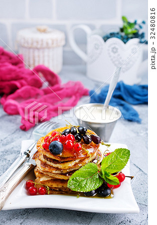 pancakes 32480816