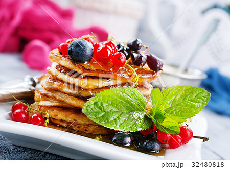 pancakes 32480818