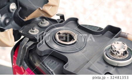 Fuel tank of motorcycle that opened waiting oil Fuel tank of motorcycle that opened waiting oil 32481353