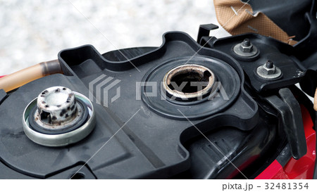 Fuel tank of motorcycle that opened waiting oil Fuel tank of motorcycle that opened waiting oil 32481354