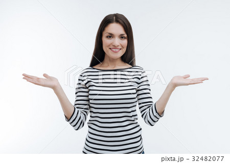 Pretty woman being at a loss Pretty woman being at a loss 32482077
