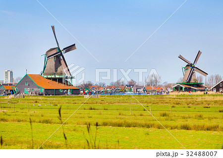 Panorama with windmill in Zaanse Schans 32488007