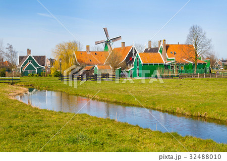 Zaanse Schans village, Holland, green houses Zaanse Schans village, Holland, green houses 32488010