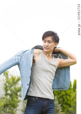 若い男性のポートレート 32491734