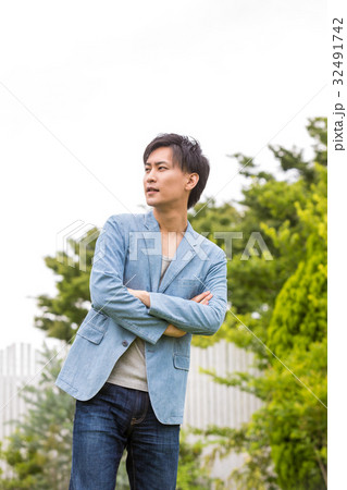 若い男性のポートレート 32491742
