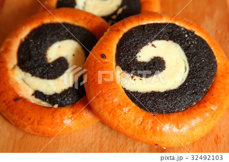 poppy cheese cake close up photo 32492103