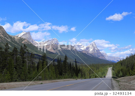 カナディアンロッキー Icefields Pkwy からの風景 カナディアンロッキー Icefields Pkwy からの風景 32493134