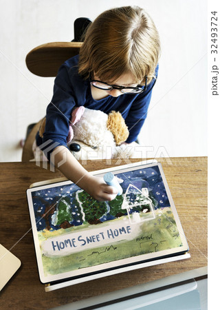 Children painting home winter drawing Children painting home winter drawing 32493724