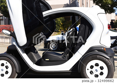 電気自動車 32499662