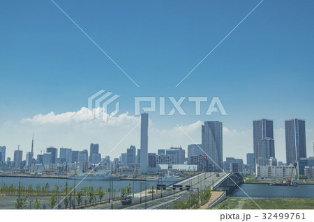 豊洲大橋と晴海方面のビル群 32499761