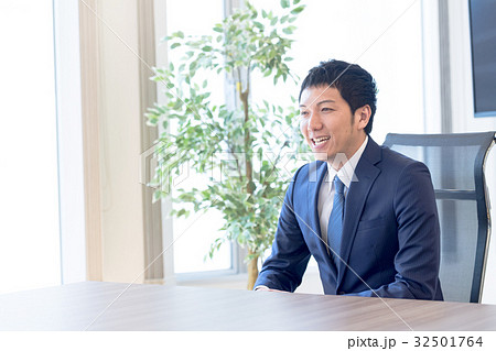 ビジネスマン、オフィス、コンサルタント 32501764