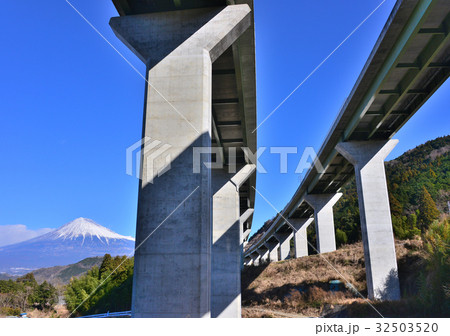 新東名と富士山-60111 32503520