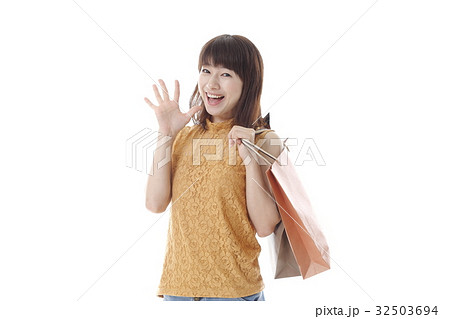 買い物イメージの女性 買い物イメージの女性 32503694