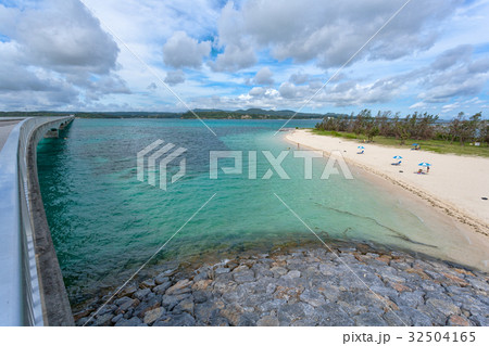 沖縄  (7月  古宇利島  古宇利大橋  夏  青い海  青い空) 32504165