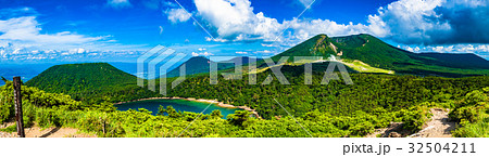 白鳥山から観る 六観音御池と韓国岳 32504211